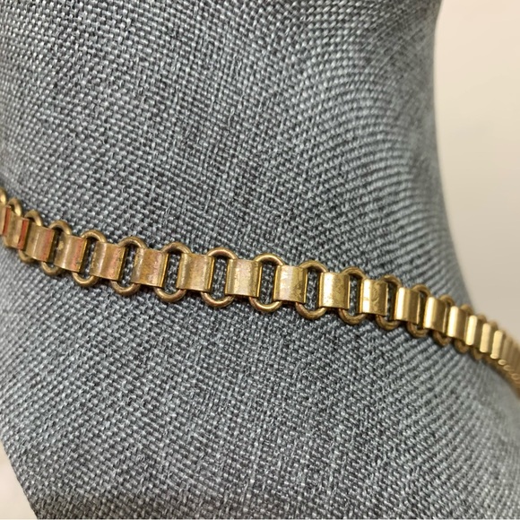 Vintage Victorian Revival Large Jet Black Cameo Locket on a Gold Tone Book Chain - Picture 4 of 8